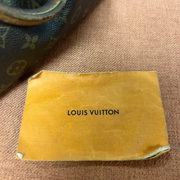 Authentic Louis Vuitton purse - Picture 2 of 5